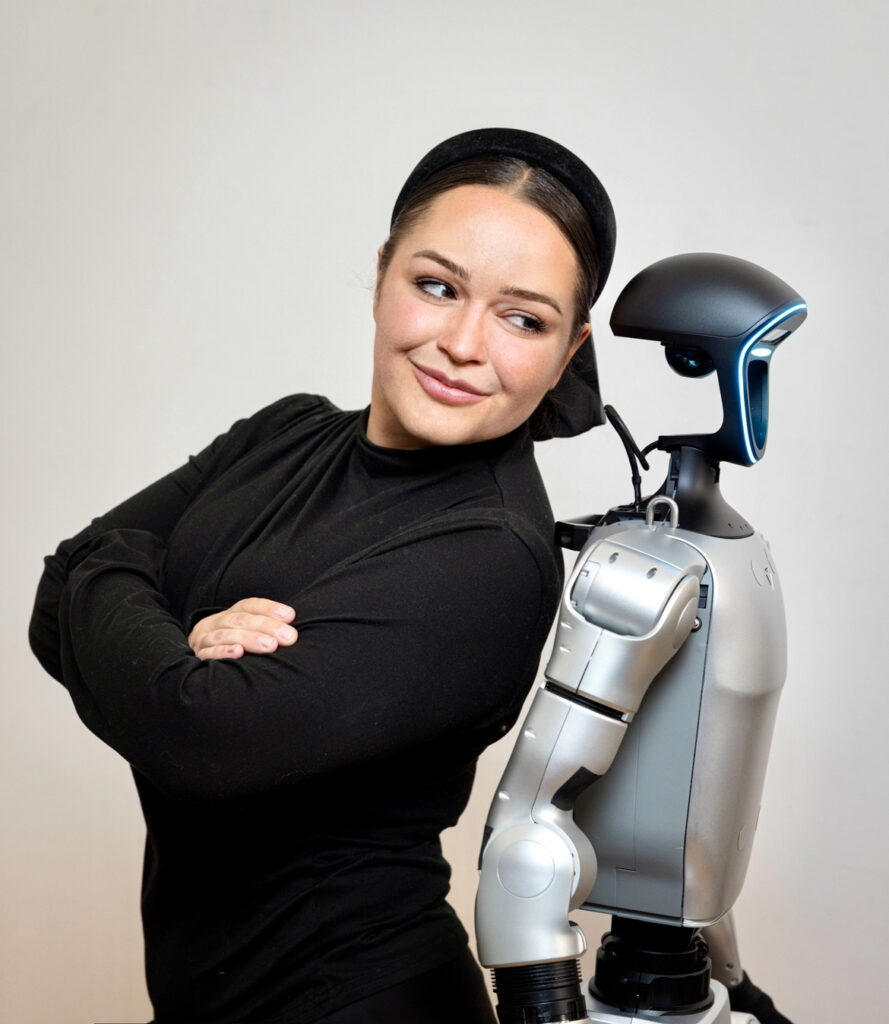 Emily kate genatowski lebt mit einem Roboter zusammen